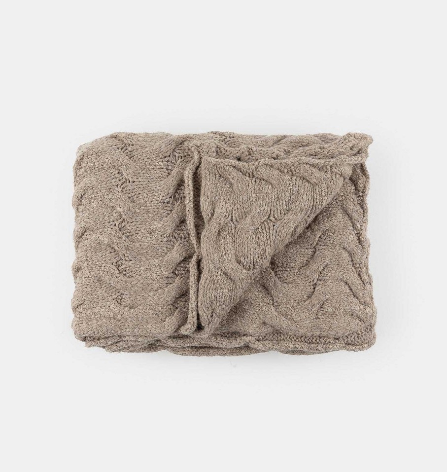 New Sefte Living Trenza Throw Blanket Oatmeal