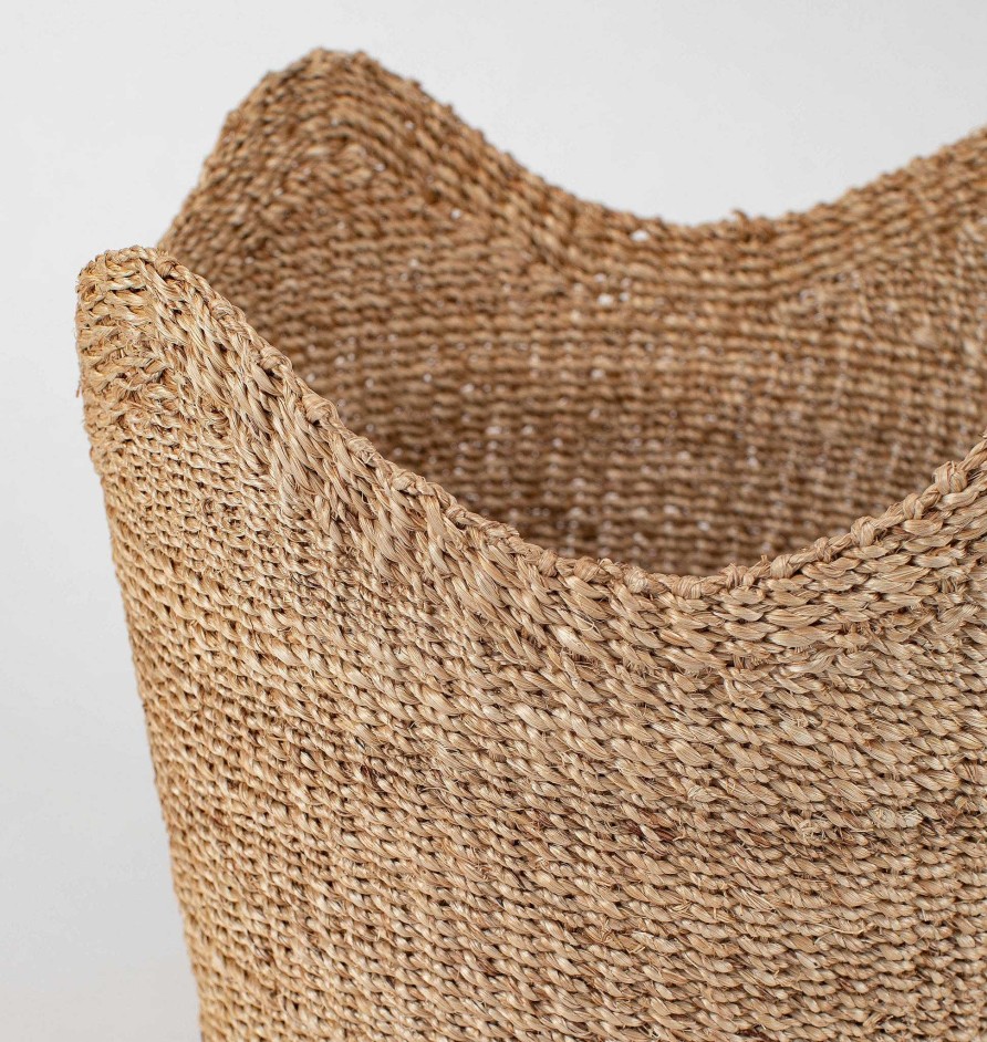 Online LIKHÂ Handwoven Scallop Basket