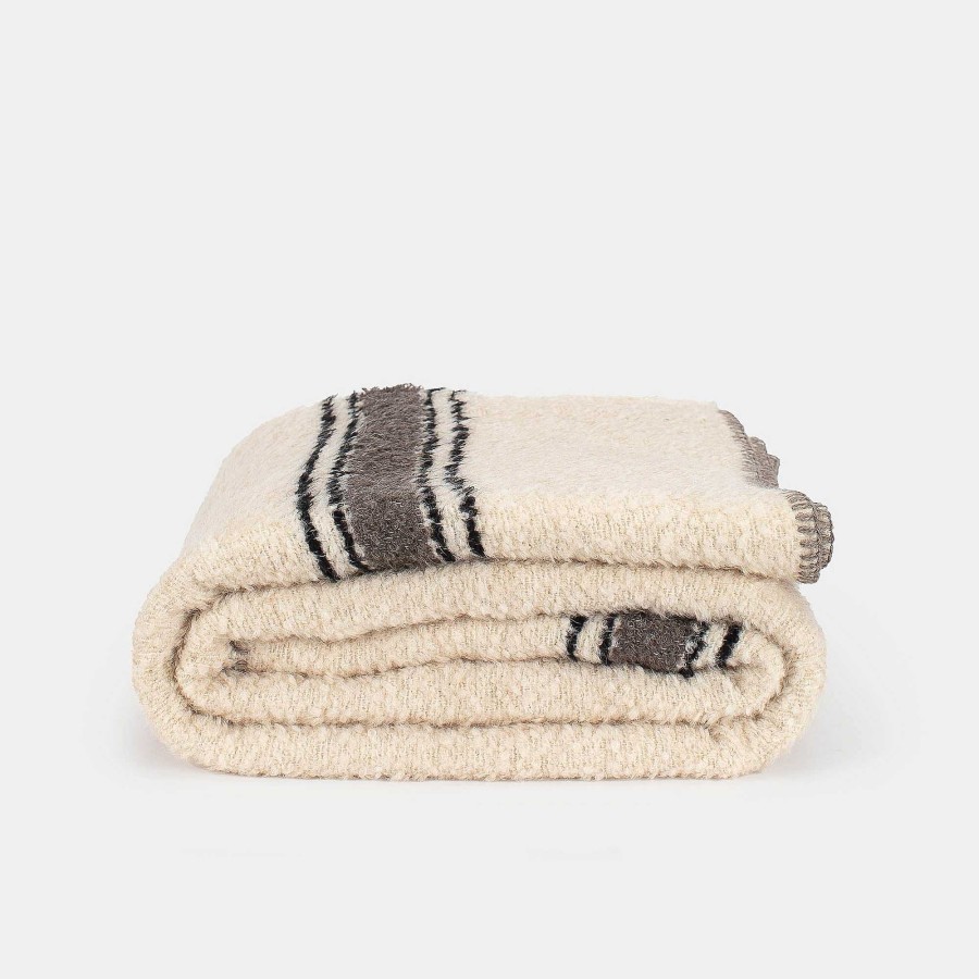 Hot Uniquity Riverton Cream Throw Blanket